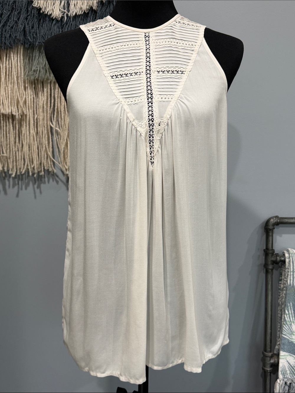 Theory Ivory Sleeveless Lace Pintuck Blouse 100% Rayon Size P